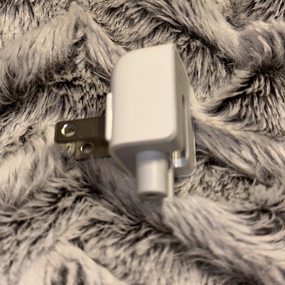 APPLE AC POWER CORD & WALL PLUG ATTACHMENT - Picture 6 of 9